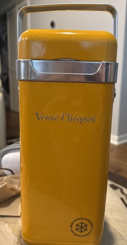 Veuve clicquot champagne - veuve,