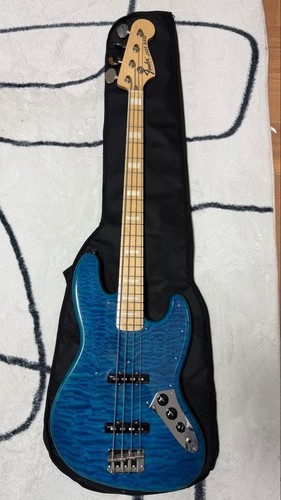 Guitare basse électrique