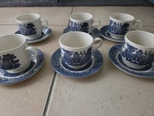 LOT DE 6 TASSES ET SOUS-TASSES