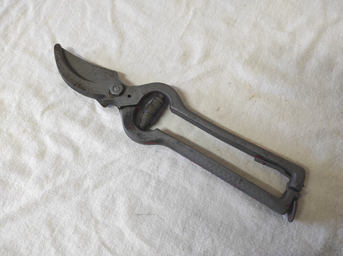Outil pour jardin - pour, ancien