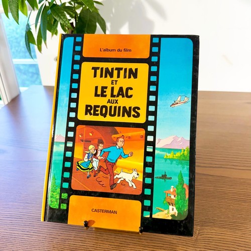 Tintin lac aux - lac, requins