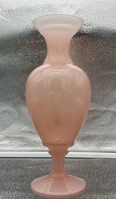 VASE OVOIDE OPALINE ROSE VINTAGE sur PIED H 24,5 cm XXe