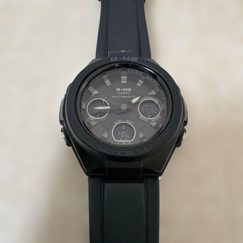 Montre solaire robuste