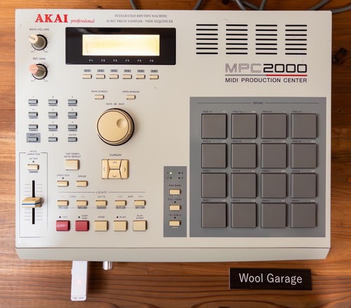 Akai mpc2000 sampler - mpc2000, 32