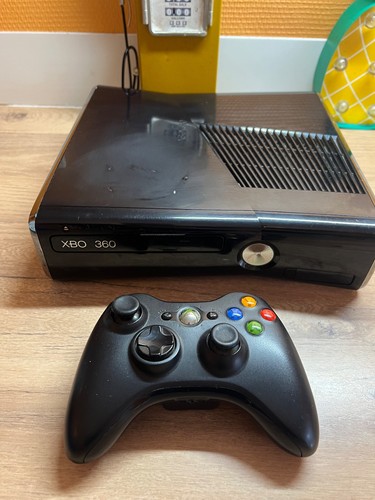 Xbox 360 slim 4go avec - 360,