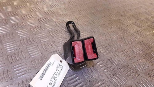 Attache ceinture arriere