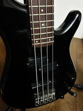 Guitare basse électrique