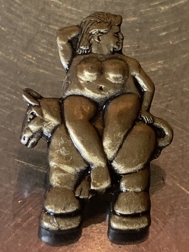 Pin botero art - pin’s, botero.art