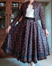 ensemble autrichien jupe et veste 