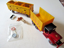 DINKY TOYS Ref 881 GMC PINDER AND TRAILER