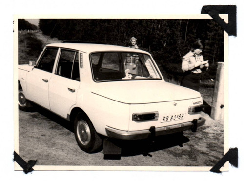 Photo women gdr wartburg - photo,