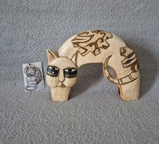 Figurine chat arrondi en bois