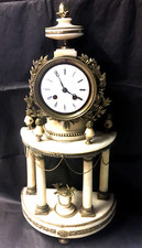 Pendule Louis XVI fonctionnelle, décor de colombes mouvement Arera à fil