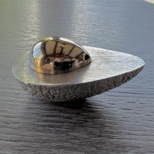 Rare Presse Papier en bronze Argenté Et Doré - « Demi Avocat »