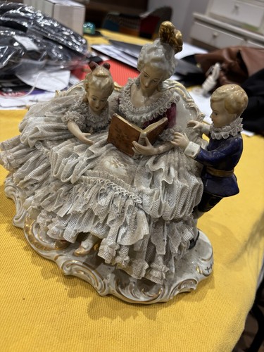Figurine décorative - , en