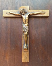 Croix, crucifix mural en