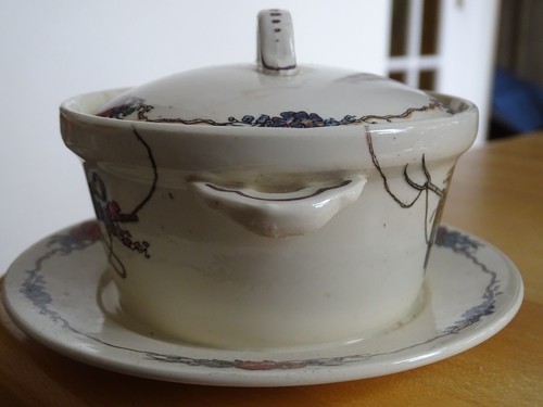 Ancien pot raifort en - a,