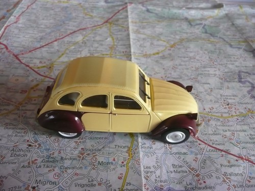 Citroën dolly jaune - 2, cv
