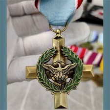 Réplique médaille croix