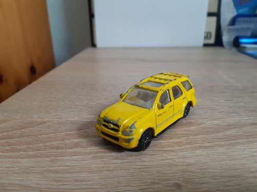 Toyota sequoia yellow - toyota, (1/64)
