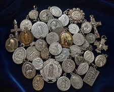 Lot De Plus De Médailles
