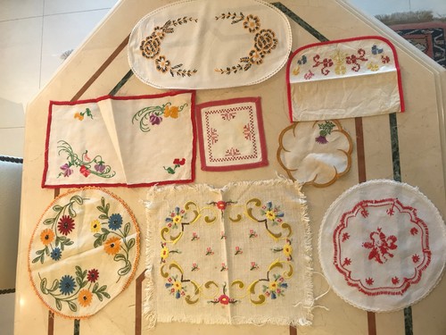 Lot napperons anciens - 8,