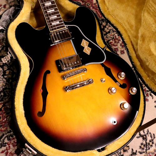 Epiphone inspired gibson - by,