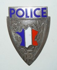 ANCIEN INSIGNE DE CASQUE