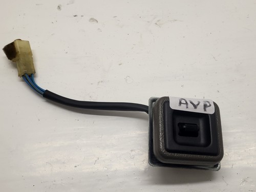 Bouton lève vitre avant