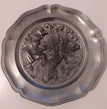 Assiette décorative en étain