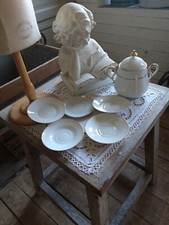 SUCRIER ET 4 SOUCOUPES  EN