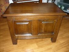 COFFRE EN CHENE MASSIF -