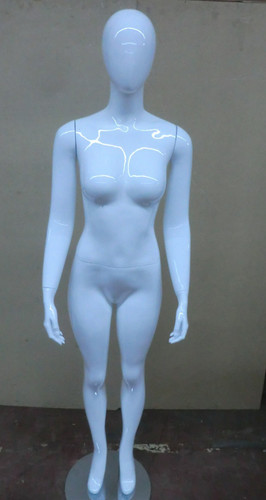Mannequin vitrine poupée mode - vitrine,