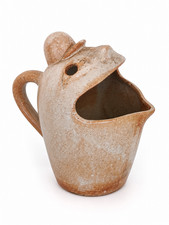 Pichet ancien en grès beige