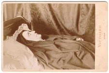 Post mortem of a religious Photo Cabinet circa 1875 Victoire Lyon Charbon