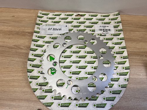 Une couronne esjot dents - couronne,