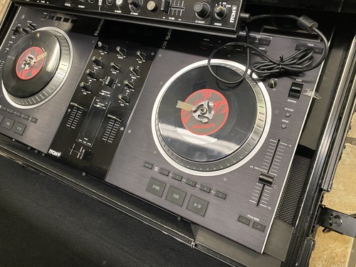 Numark ns7 controller - dj,