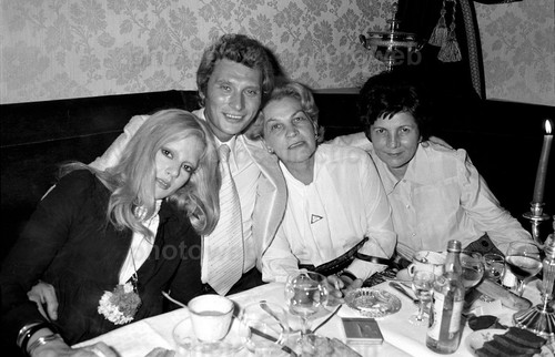 Sylvie vartan exclusive - *,
