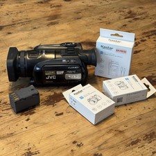 (RECONDITIONED) JVC Everio GZ-HD7U (60 GB) Flash Media, Hard Drive Camcorder