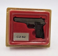 Pistolet & Revolver CZ 52