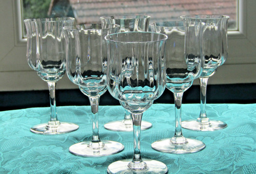 Verres vin rouge en - à,
