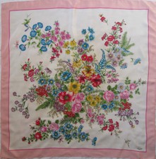 -Superbe foulard CELINE  soie