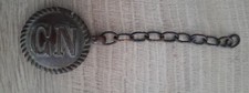 Médaillon ancien boucle CN en cuivre pendentif objet à définir ceinture Cape??