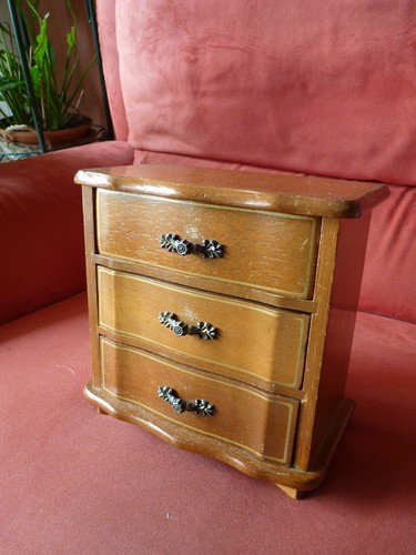 Commode musicale bois - , musique