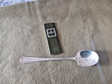 1 cuillère à servir les