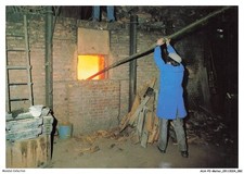 AUAP2-0133-METIER - Villedieu-les-poeles - Brewing brass in the oven r