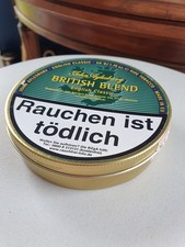 Boîte en métal pour amateur de tabac à pipe.