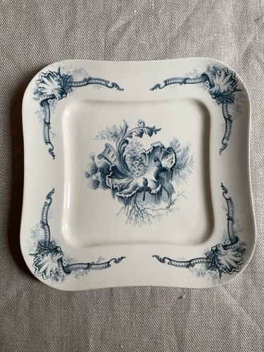 Ancienne assiette carrée