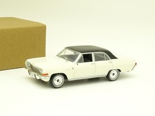 Ixo SB 1/43 - Opel Diplomat V8
