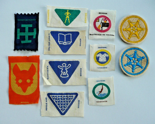Lot anciennes insignes - de, 11